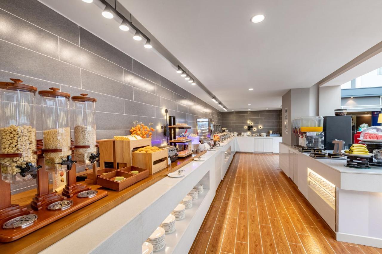 Holiday Inn Express Shenyang North Station By Ihg Zewnętrze zdjęcie