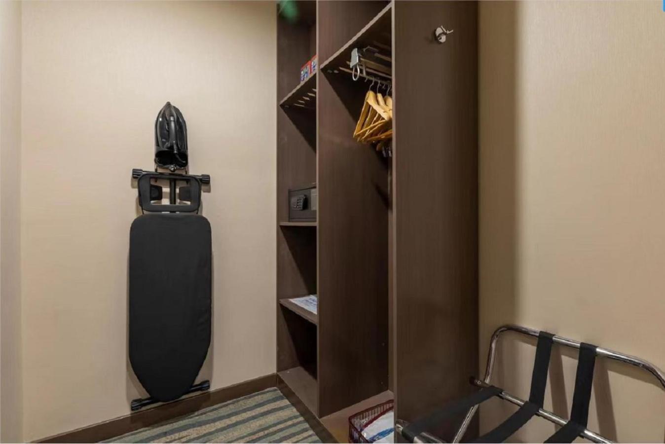 Holiday Inn Express Shenyang North Station By Ihg Zewnętrze zdjęcie